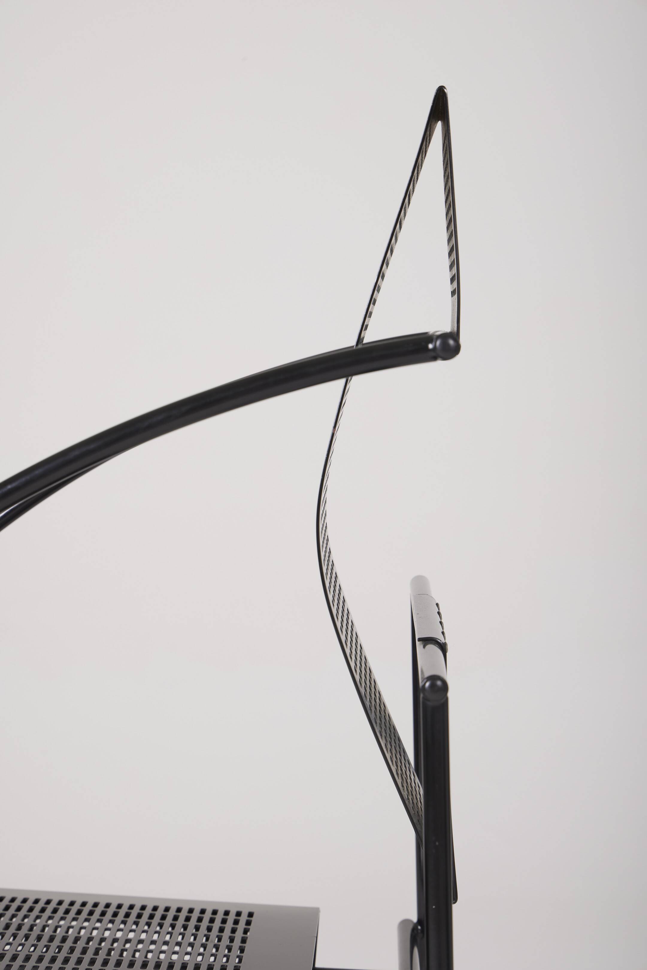 Black metal chair "Quinta" Mario Botta