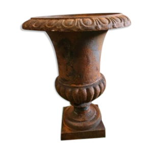 vase médicis en fonte