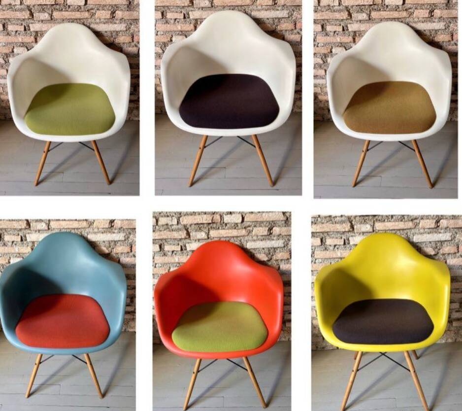 Lot de fauteuils eames vitra avec accoudoirs (6)