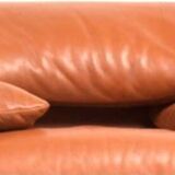 Cassina Maralunga leather armchair