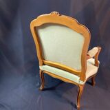Large Queen-style back armchair in solid cherry wood, Louis XV style