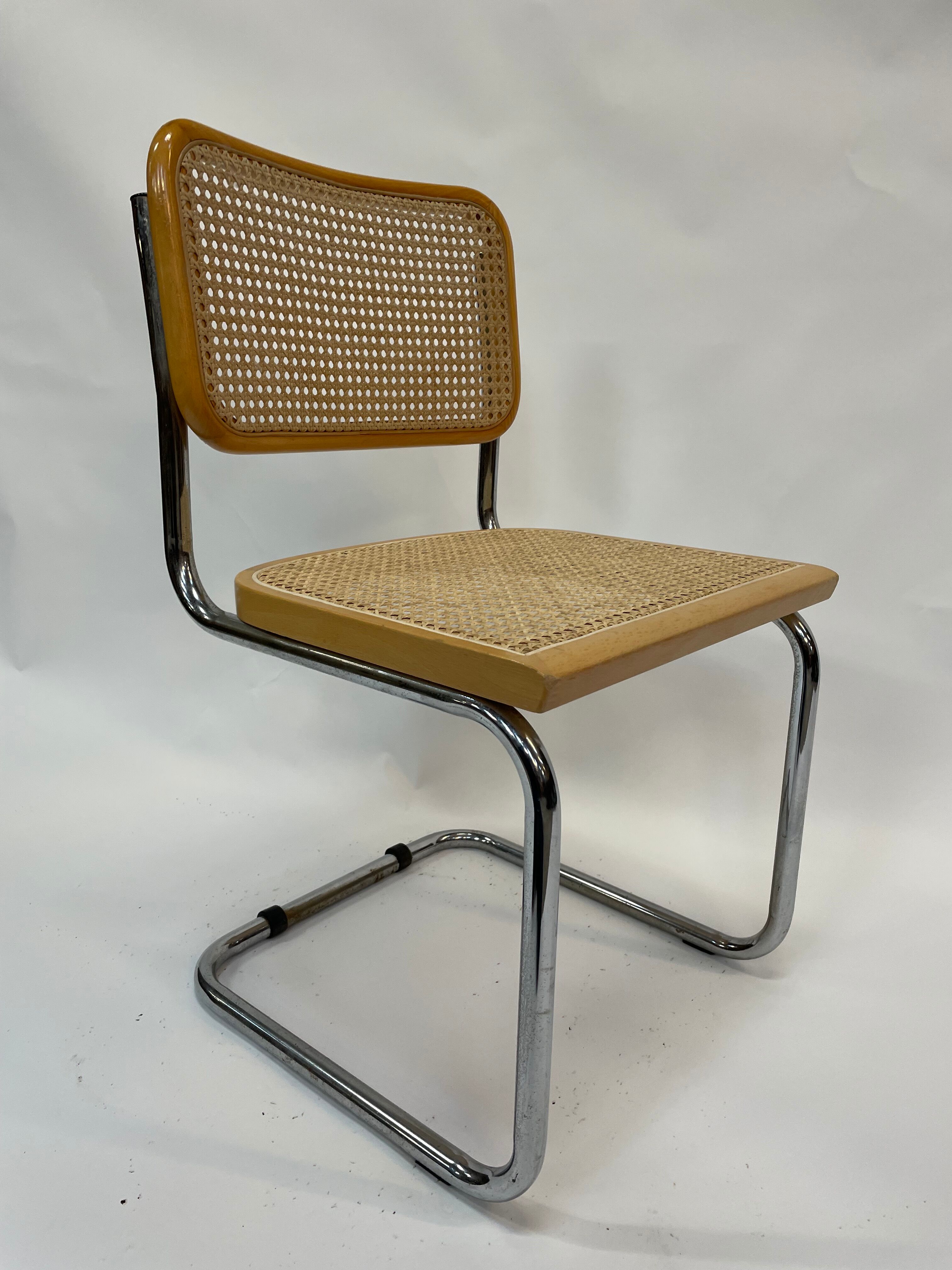Chaise Cesca modèle b32 en chrome de Marcel Breuer