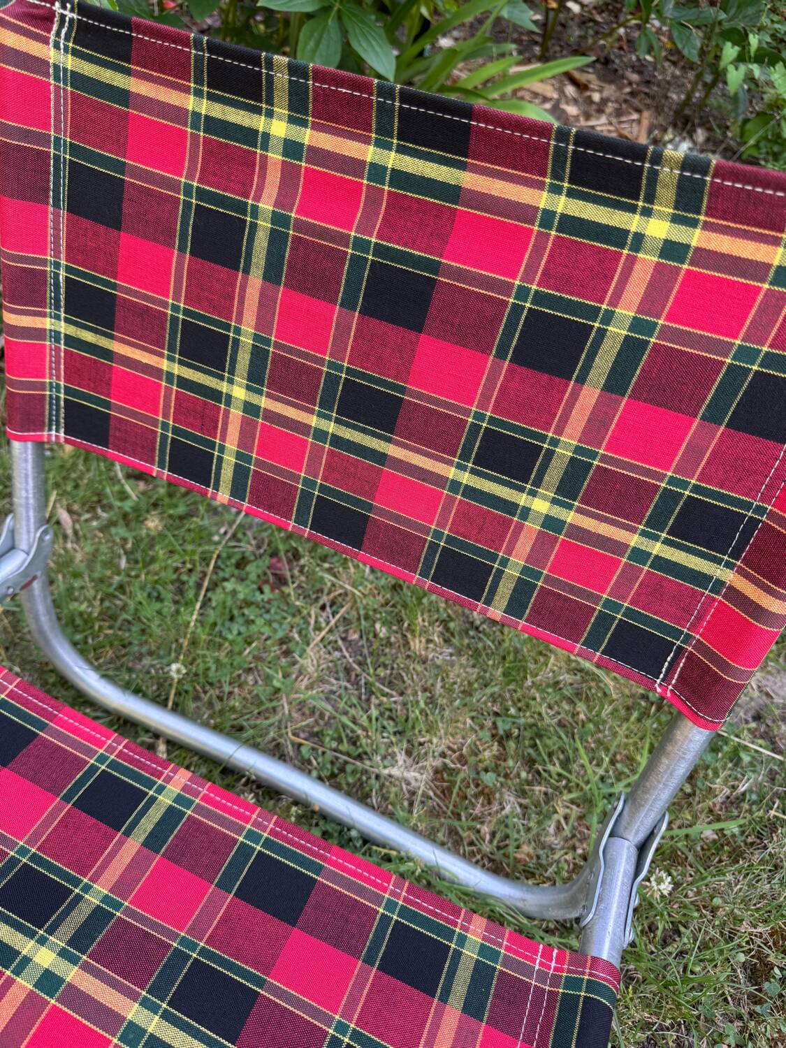 Vintage plaid folding low chair