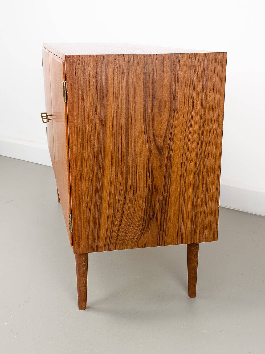 Enfilade danoise en teck par Carlo Jensen pour Hundevad & Co., 1960s