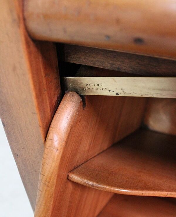 Tabouret porte-revue anglais en acajou blond 1900/1920