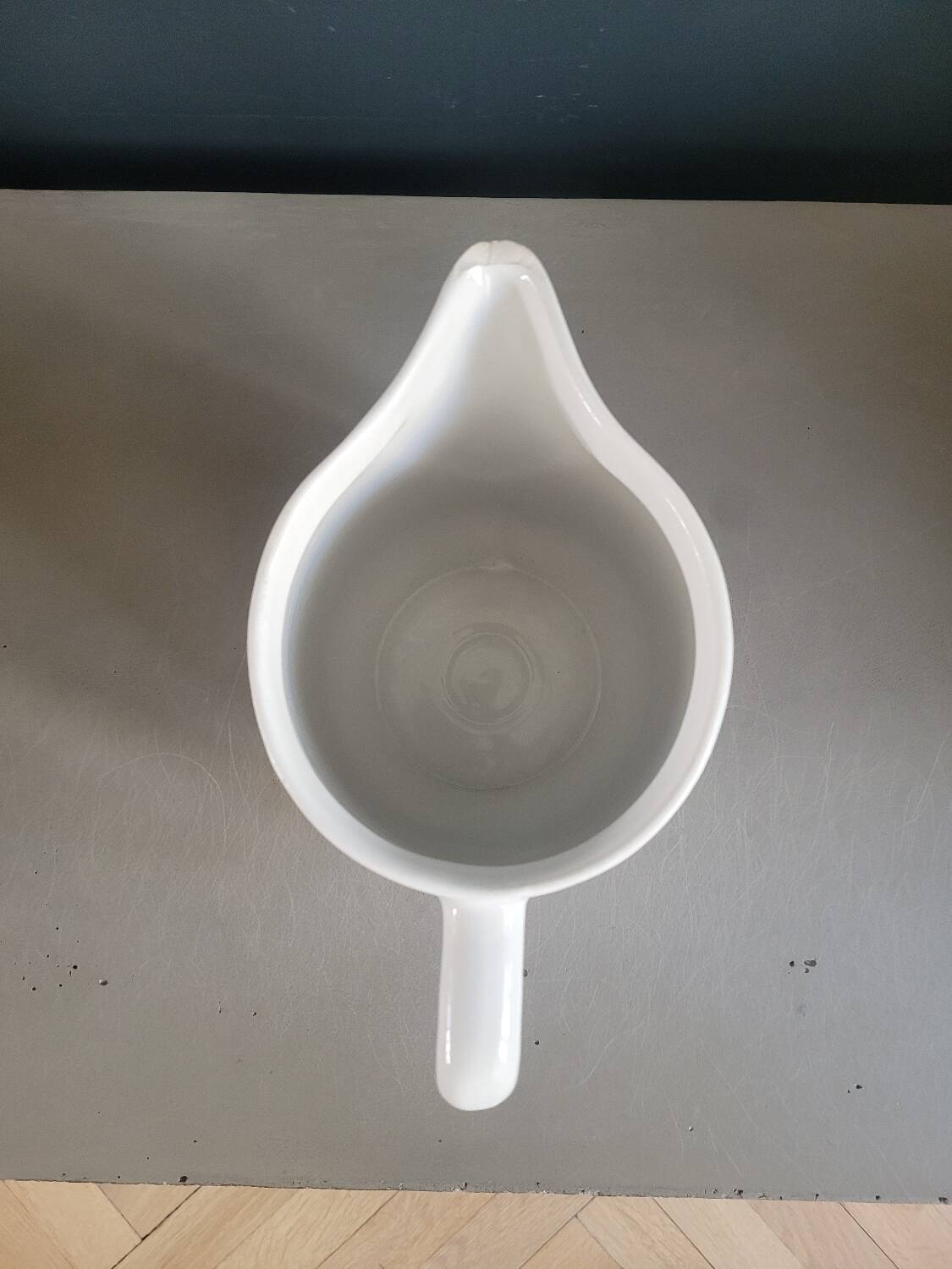 Large white porcelain pitcher 2L