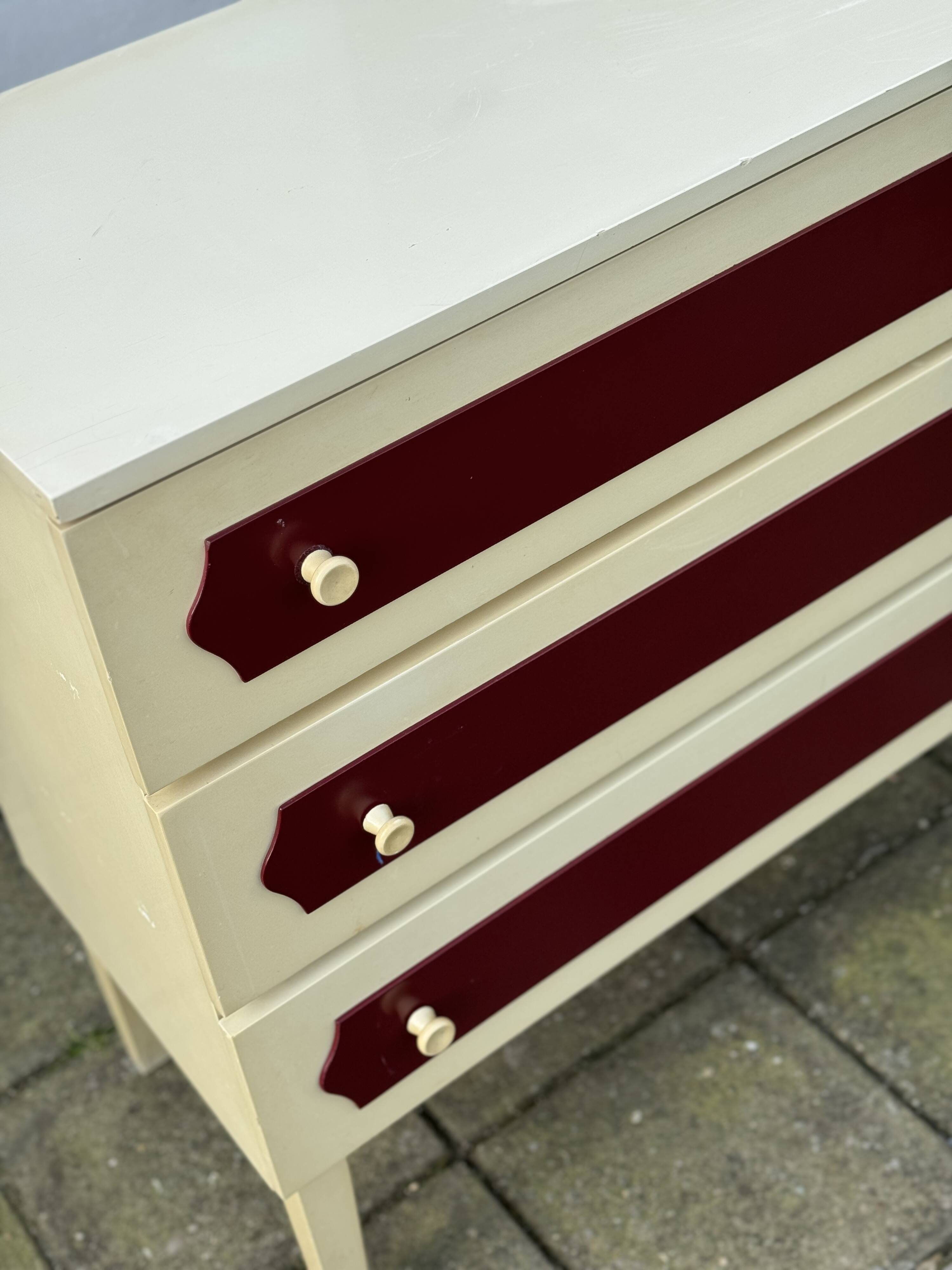 Vintage chest of drawers