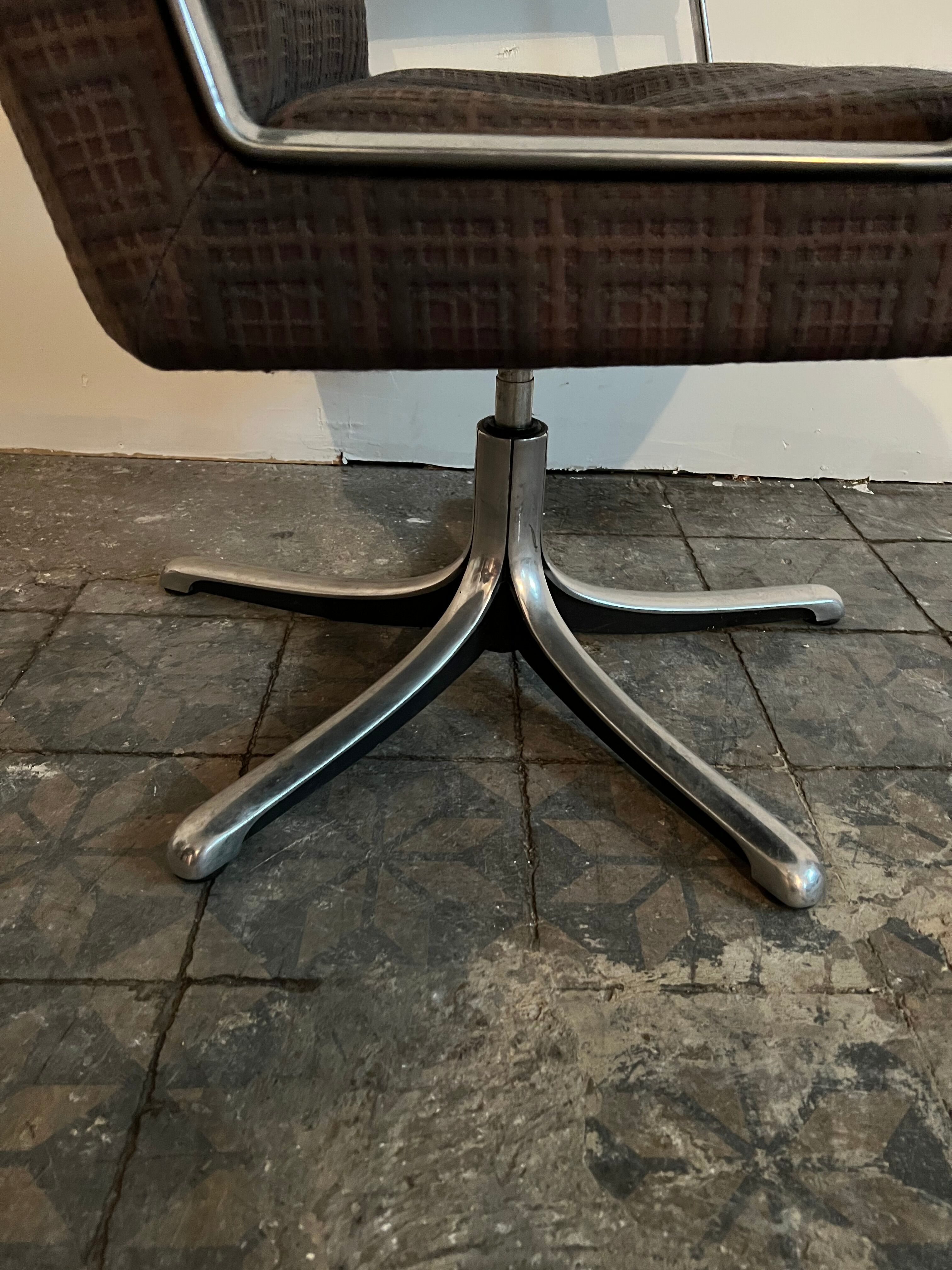 Tecno swivel office chair "p128", Osvaldo Borsani - 1960