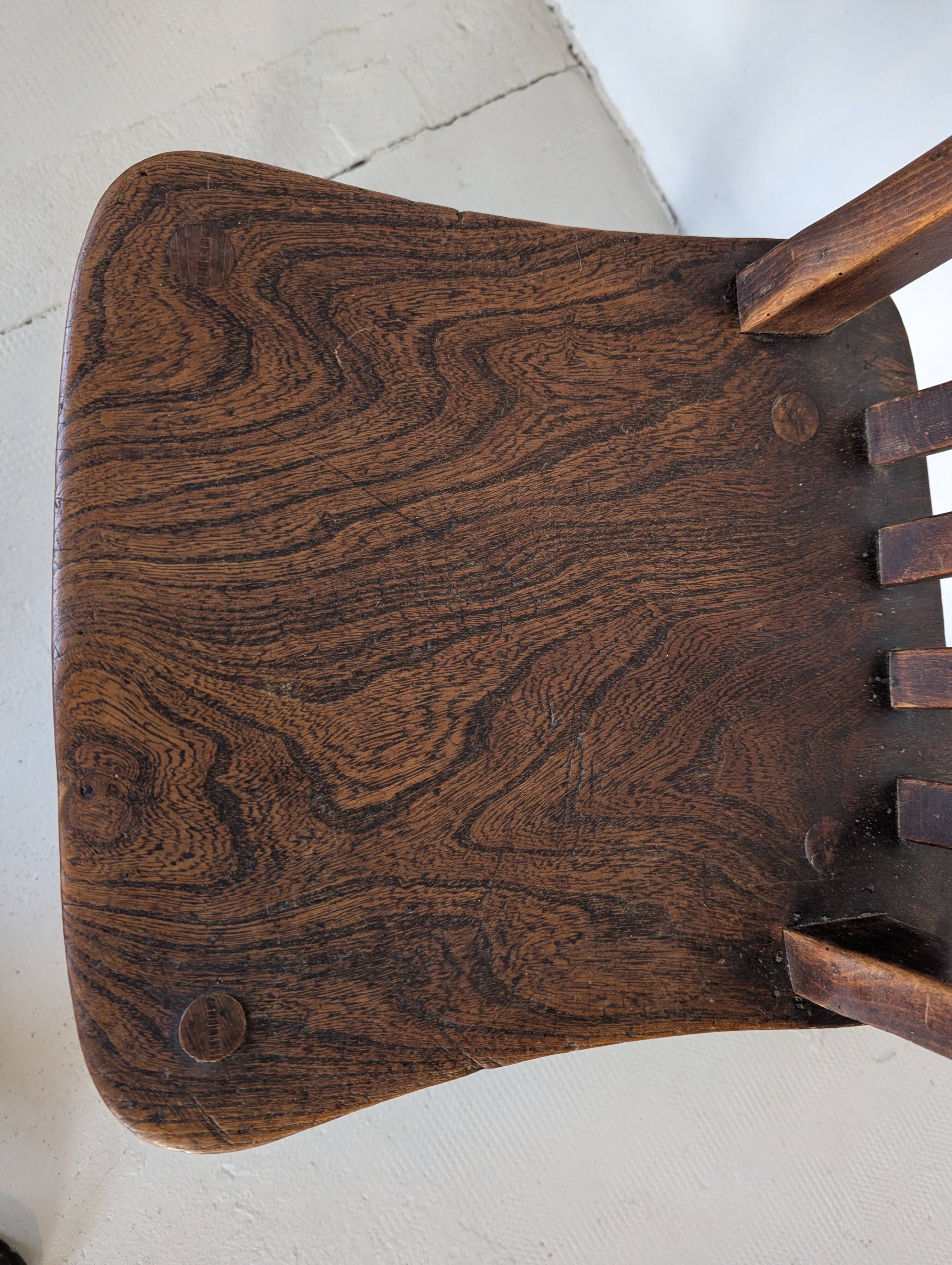 English Windsor chair 1917