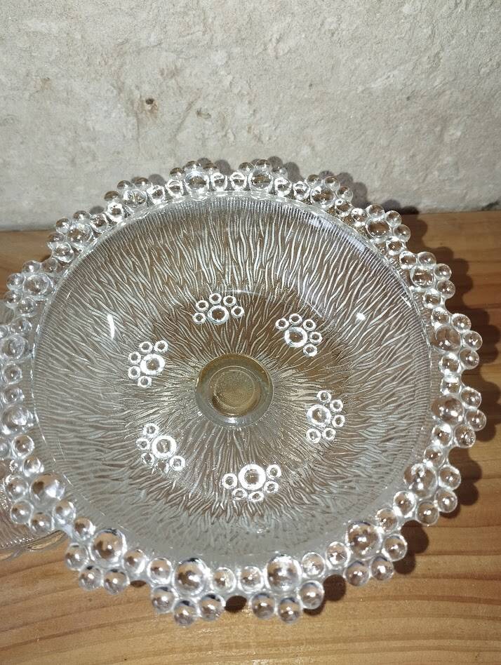 Bonbonnière sur pied en verre moulé – Décor texturé vintage