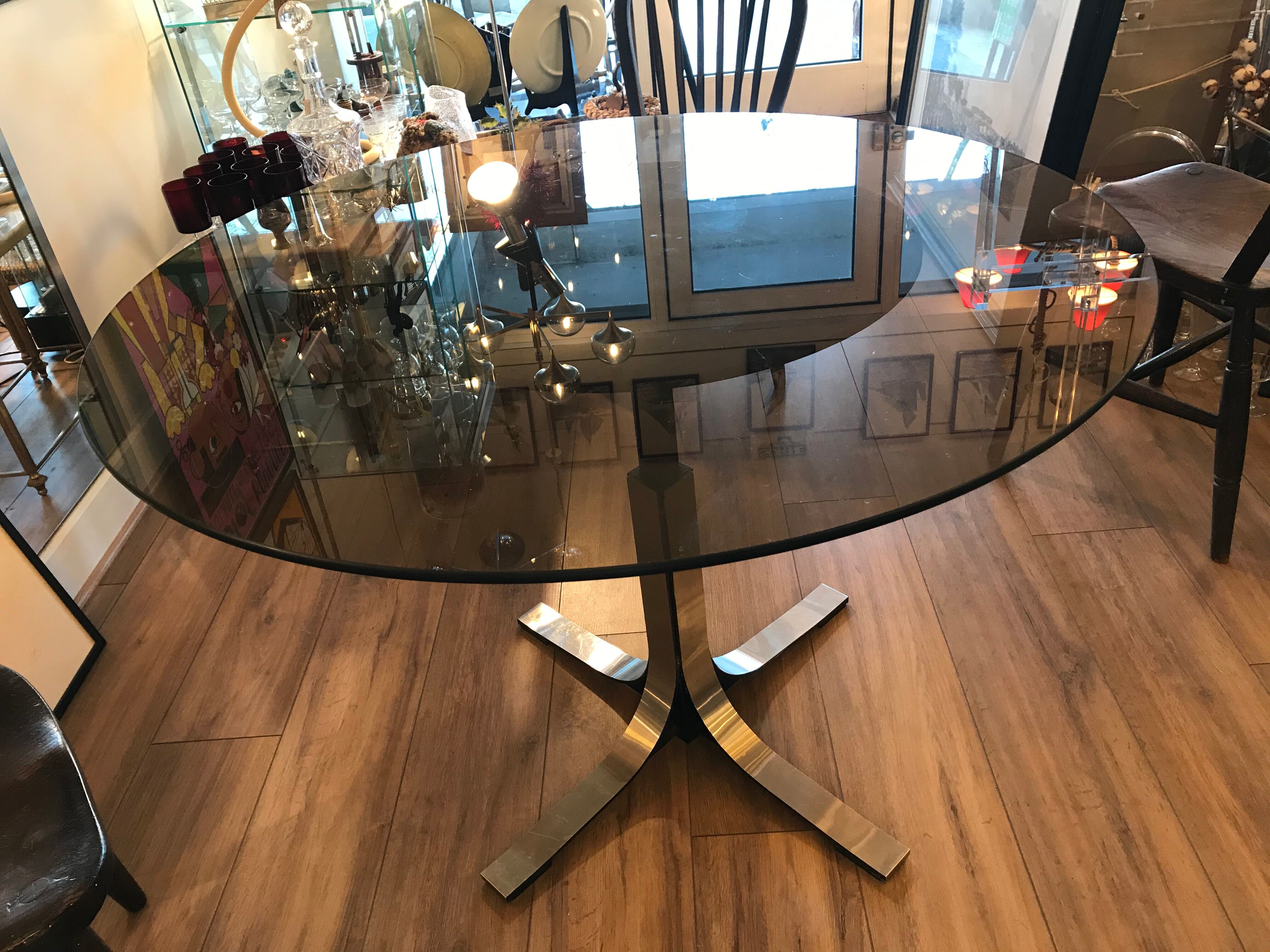 Smoky glass liftable round table