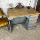 Retractable desk oak patina
