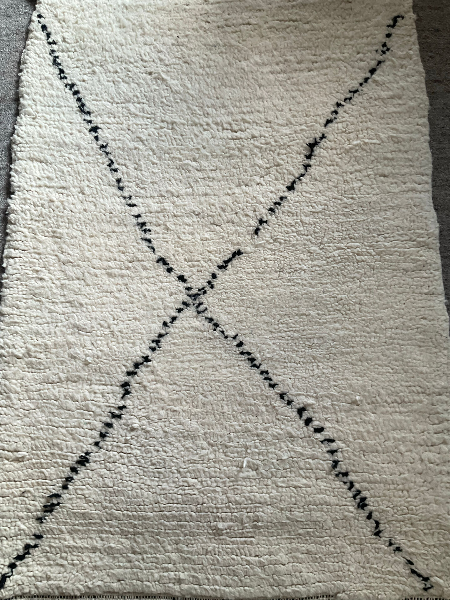 Old Berber wool rug 125x75cm