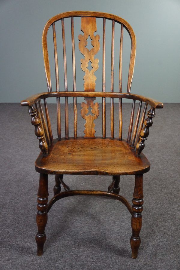 Antique English Windsor chair, high backrest, 18th century