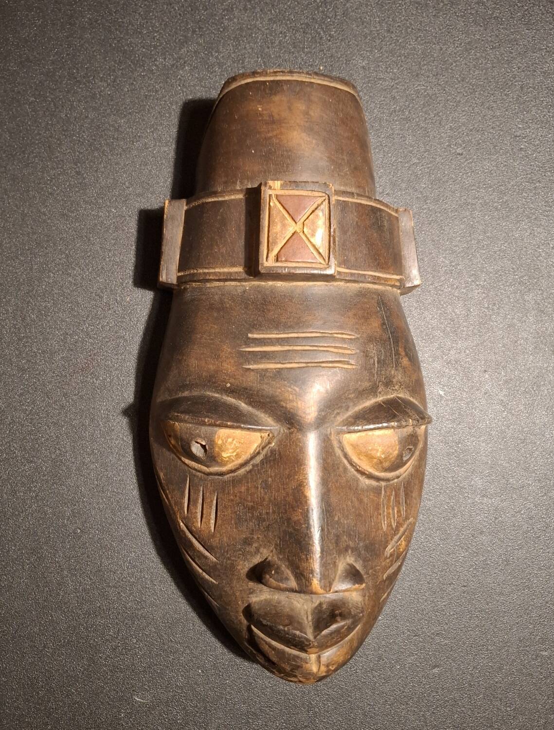 Ancien masque tribal Luba RDC
