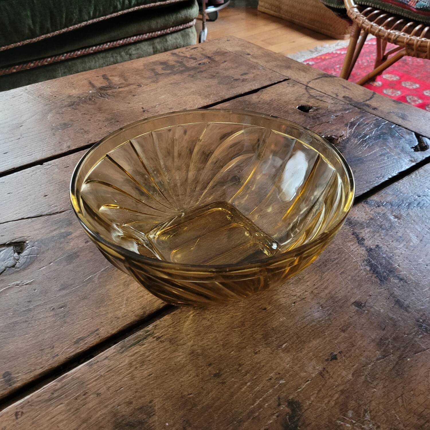 Amber glass bowl – square base and spiral decoration – 1970s design