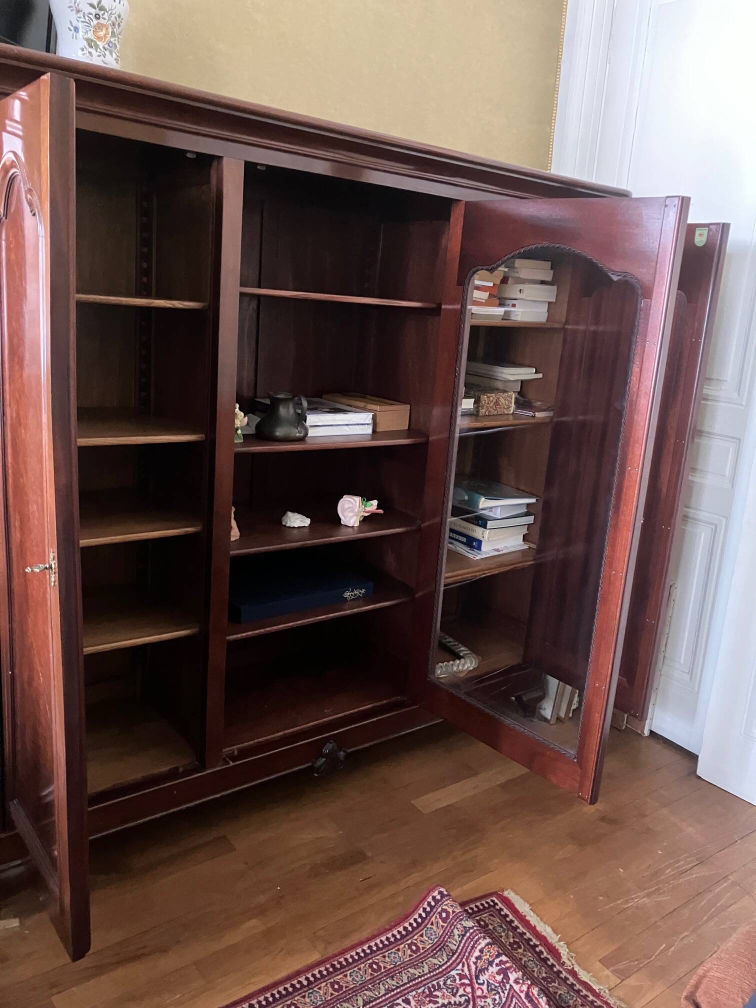 biblothèque allant ou pas avec un bureau