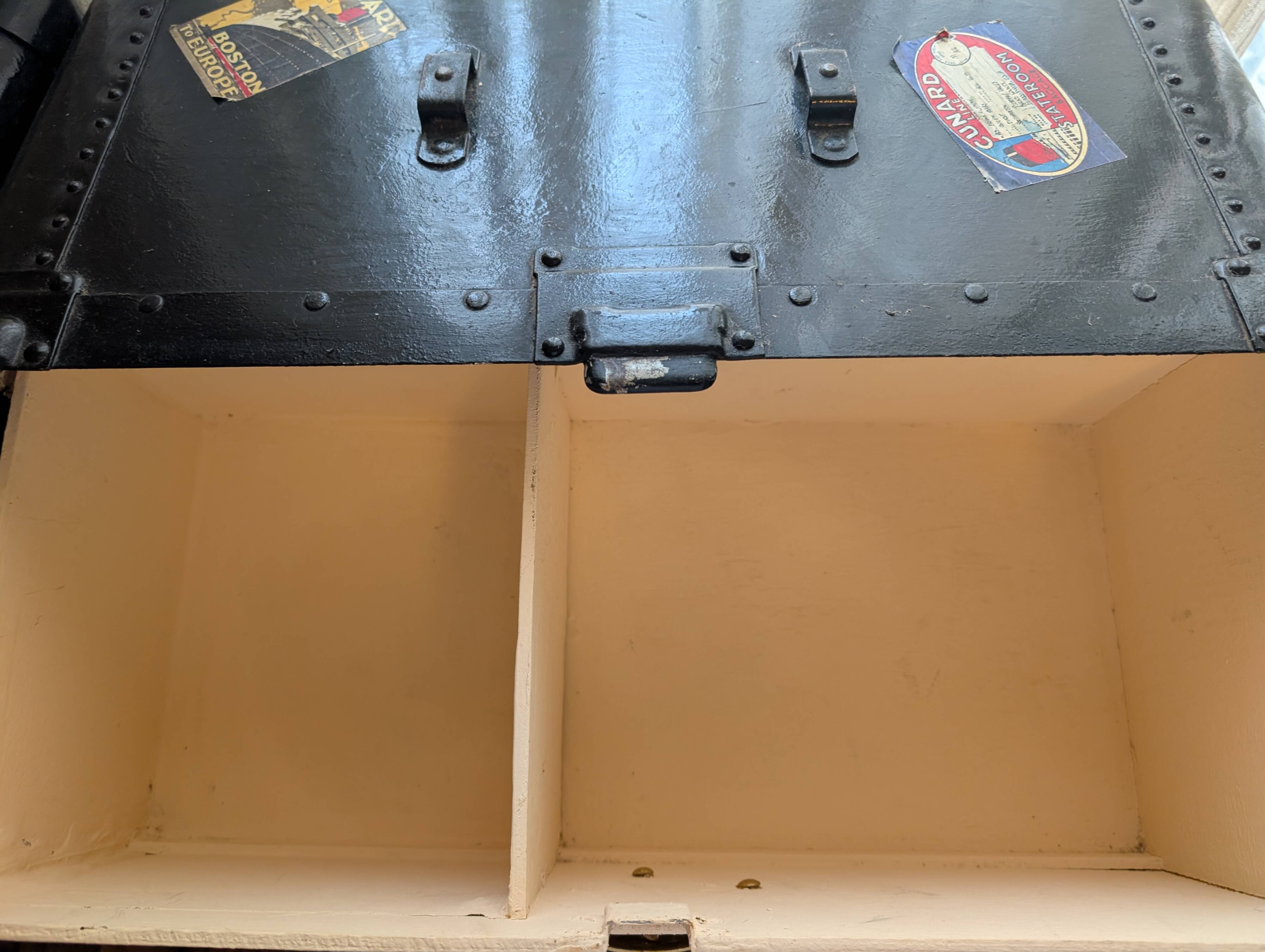 Old suitcase / cabin wardrobe.