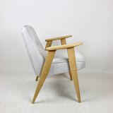 Fauteuil Modèle 366 Bouclé Beige par Józef Chierowski, 1970s