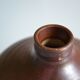 Vase bouteille en grès cachet trèfle à identifier
