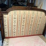 Antique Louis XVI style daybed in carved wood and patterned fabric