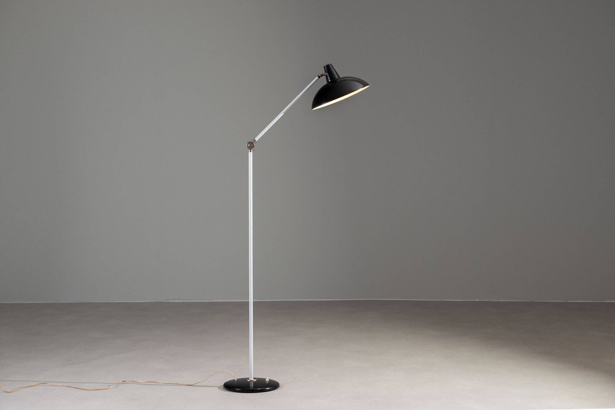 Lampadaire JJM Hoogervorst noir Anvia Almelo Pays-Bas 1950