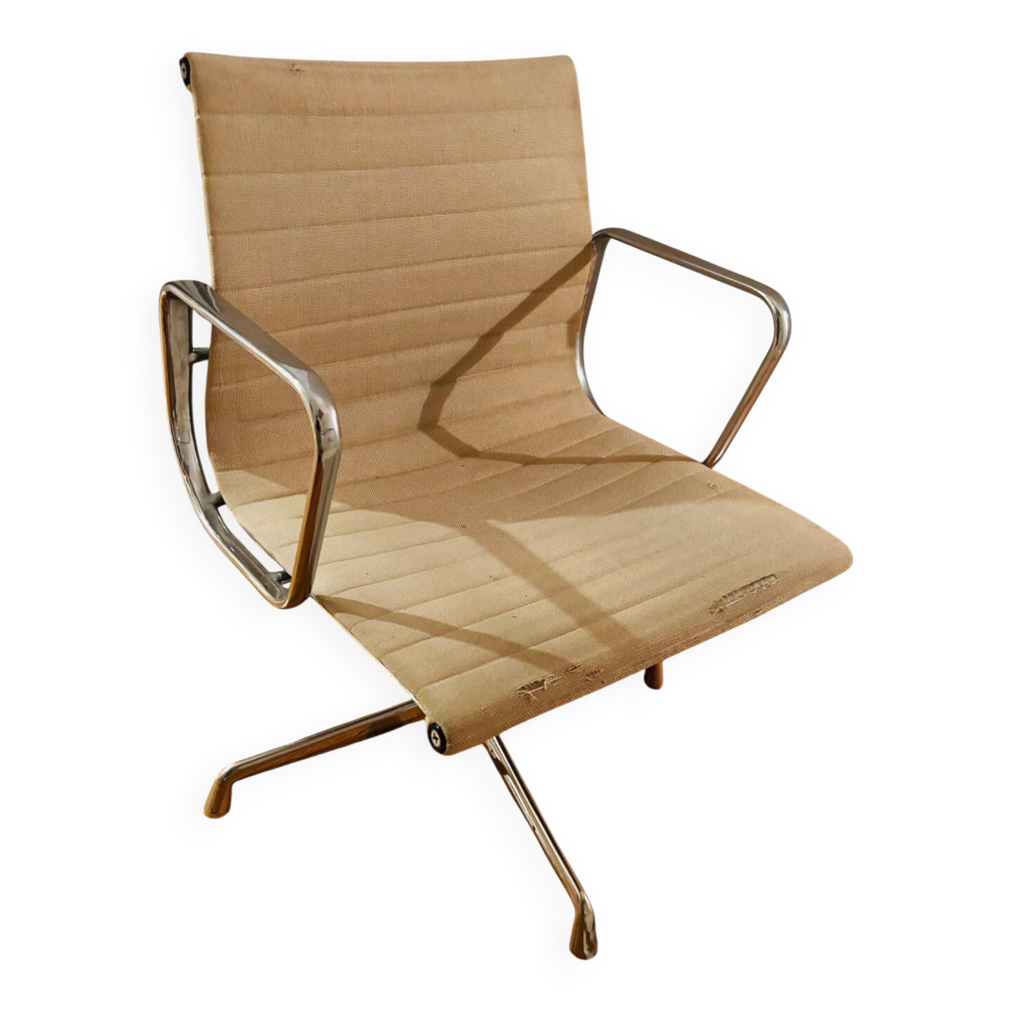 Swivelling chair by Charles and Ray Eames