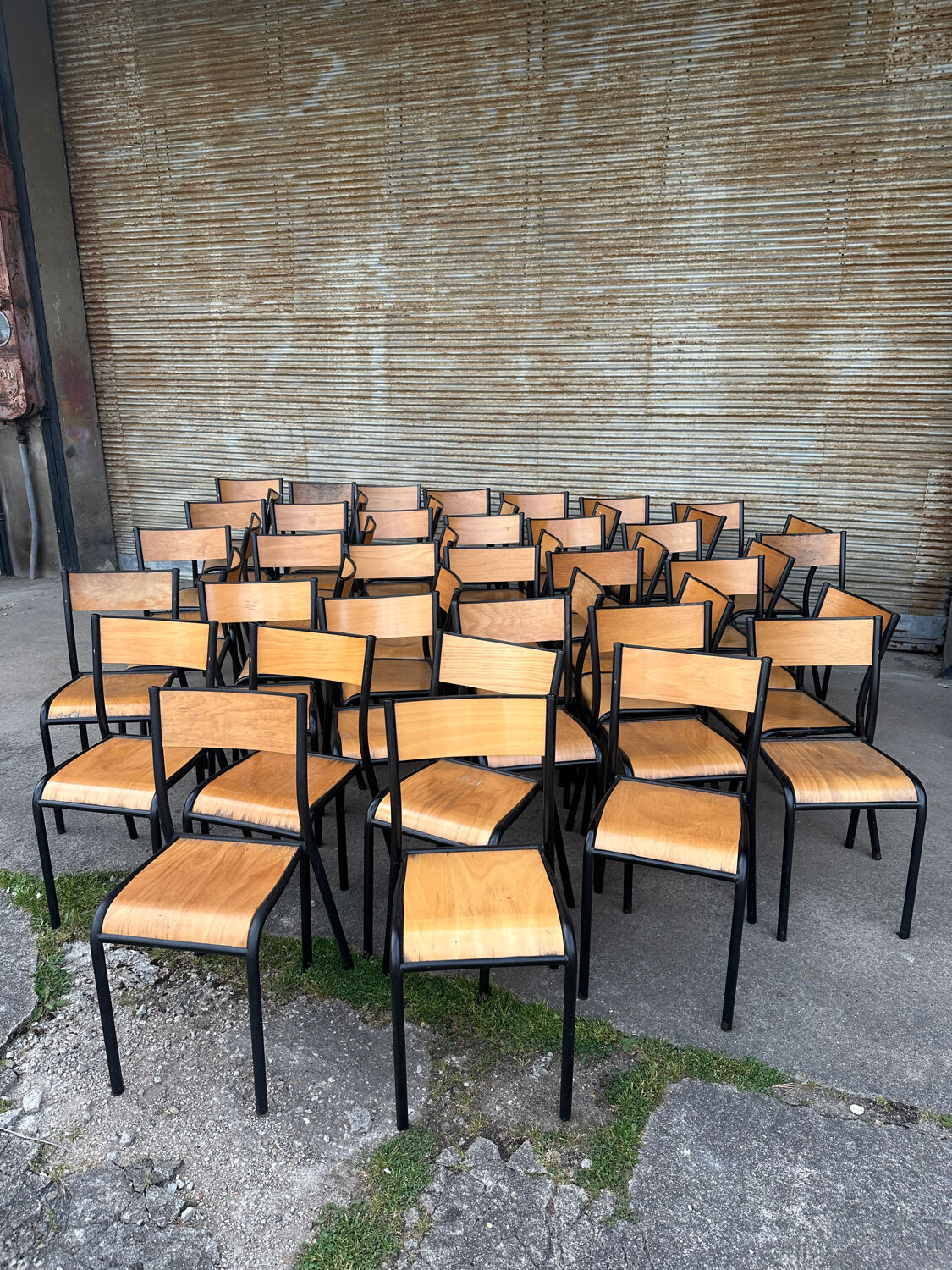 Lot de 50 chaises écoles bois et métal
