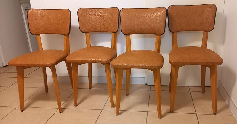 Set of 4 vintage chairs in solid beech and caramel faux leather.