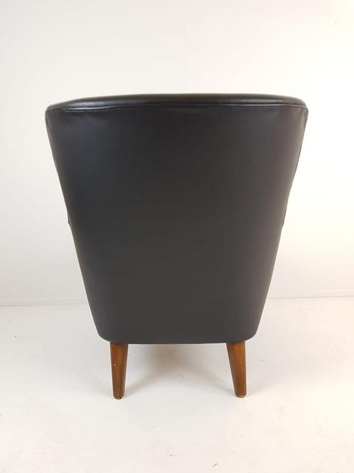 Armchair Artifort model Theo Ruth black leather skaï