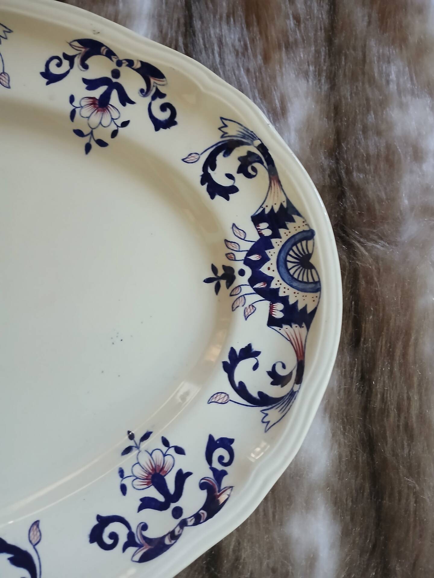 2 oval dishes in ironstone from Longchamp