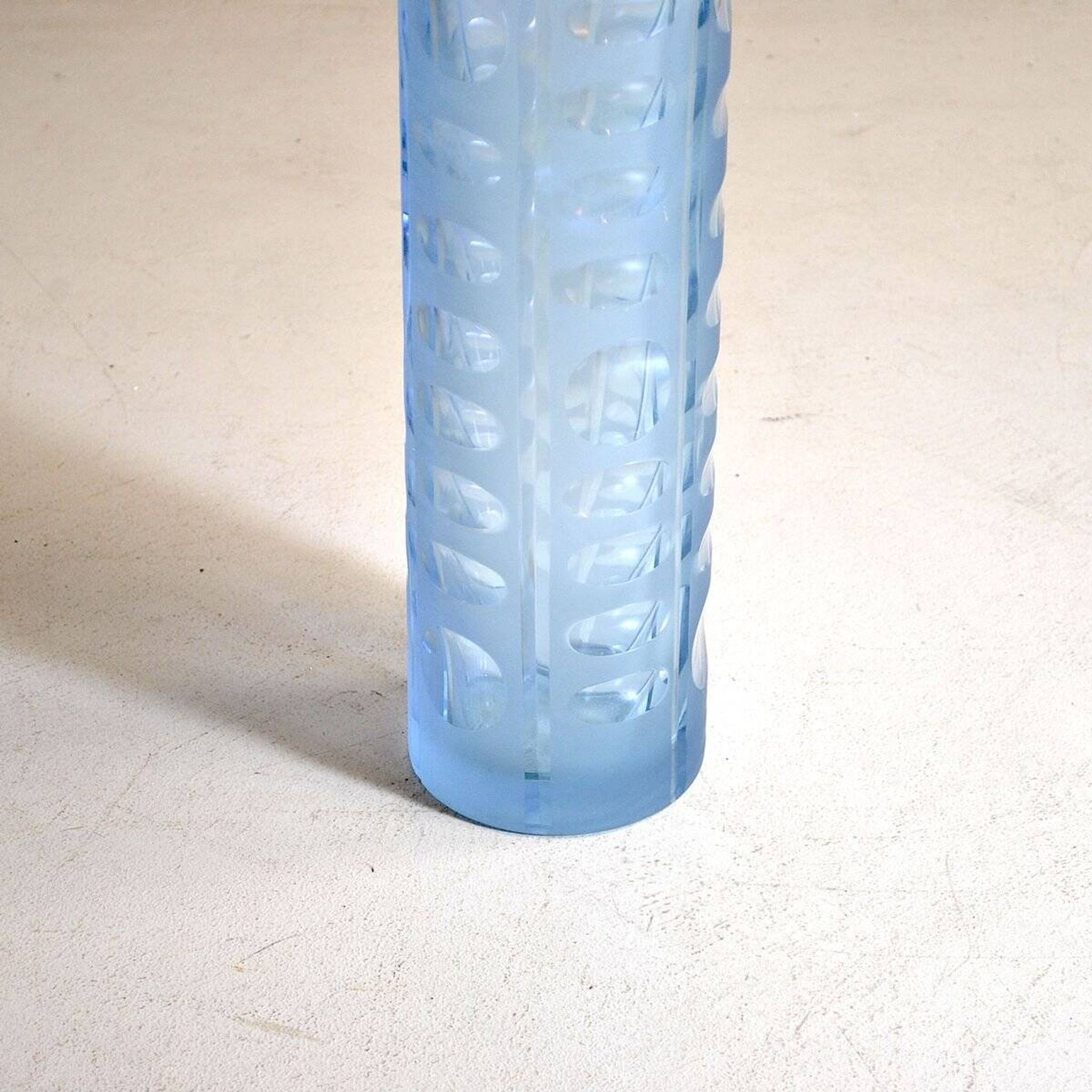 Vase cylindrique en verre coloré, années 60