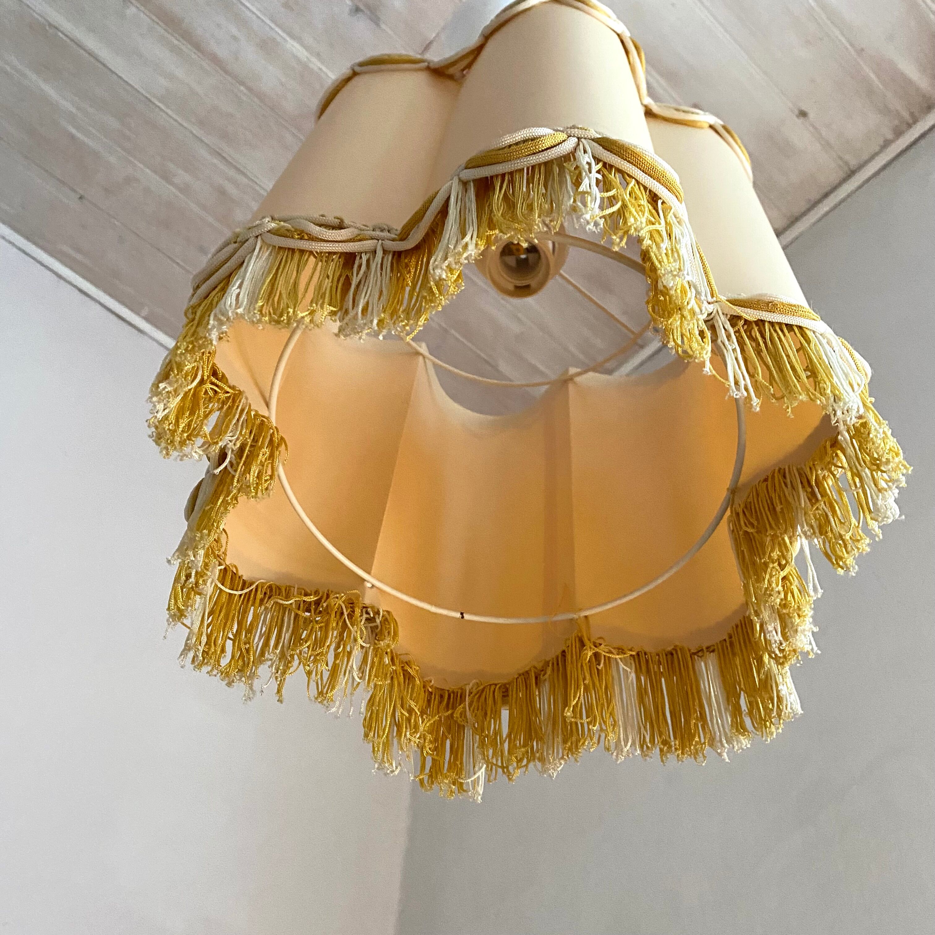 Vintage suspension lampshade with fringes