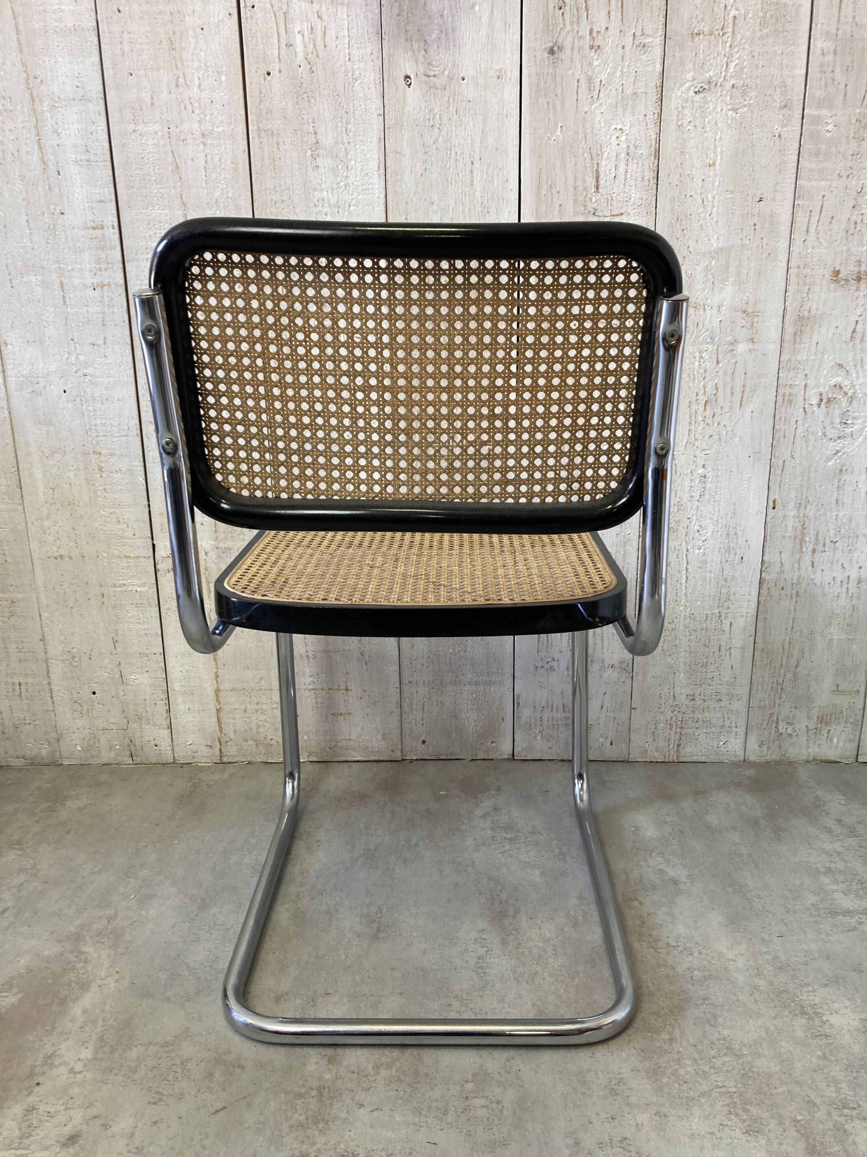 Chaise B32 noire Breuer
