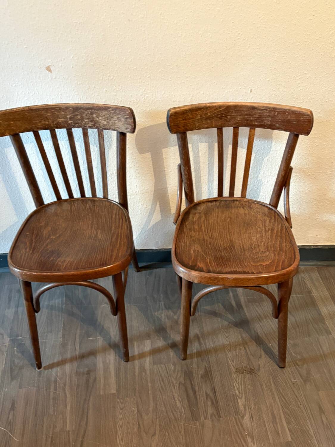 Paire de chaises bistrot bois brut