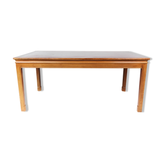 Coffee table in light mahogany of Danish design from the 1960s