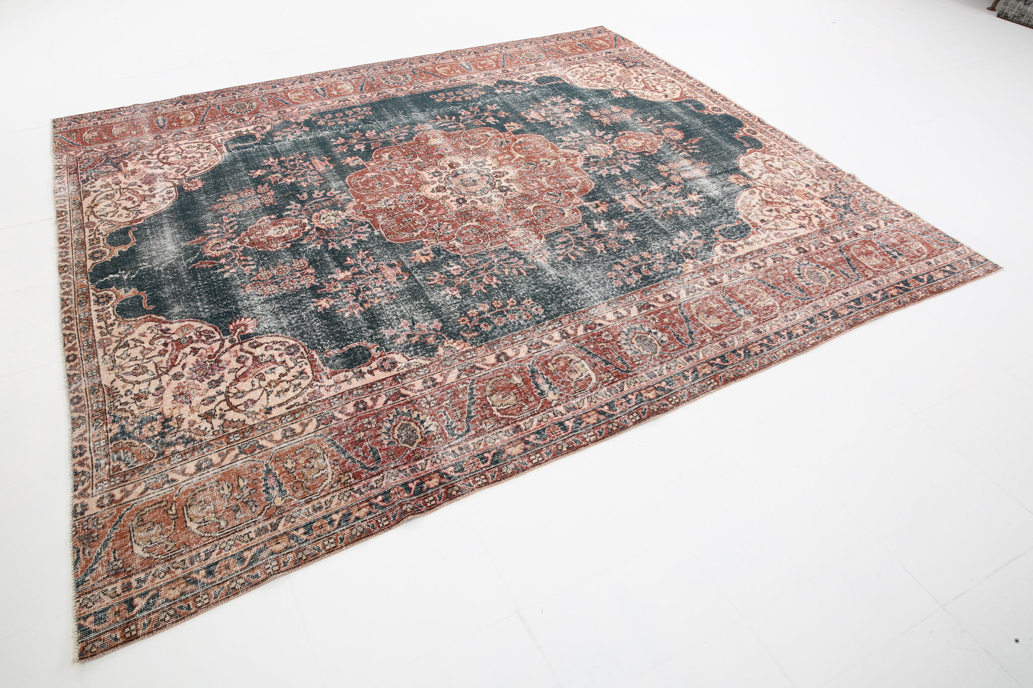 8x10 Navy Blue Antique Persian Rug, 257x299Cm