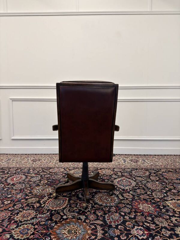 Fauteuil de bureau Chesterfield classique en cuir bordeaux
