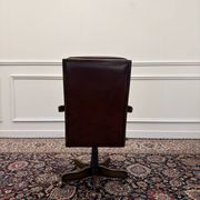 Fauteuil de bureau Chesterfield classique en cuir bordeaux
