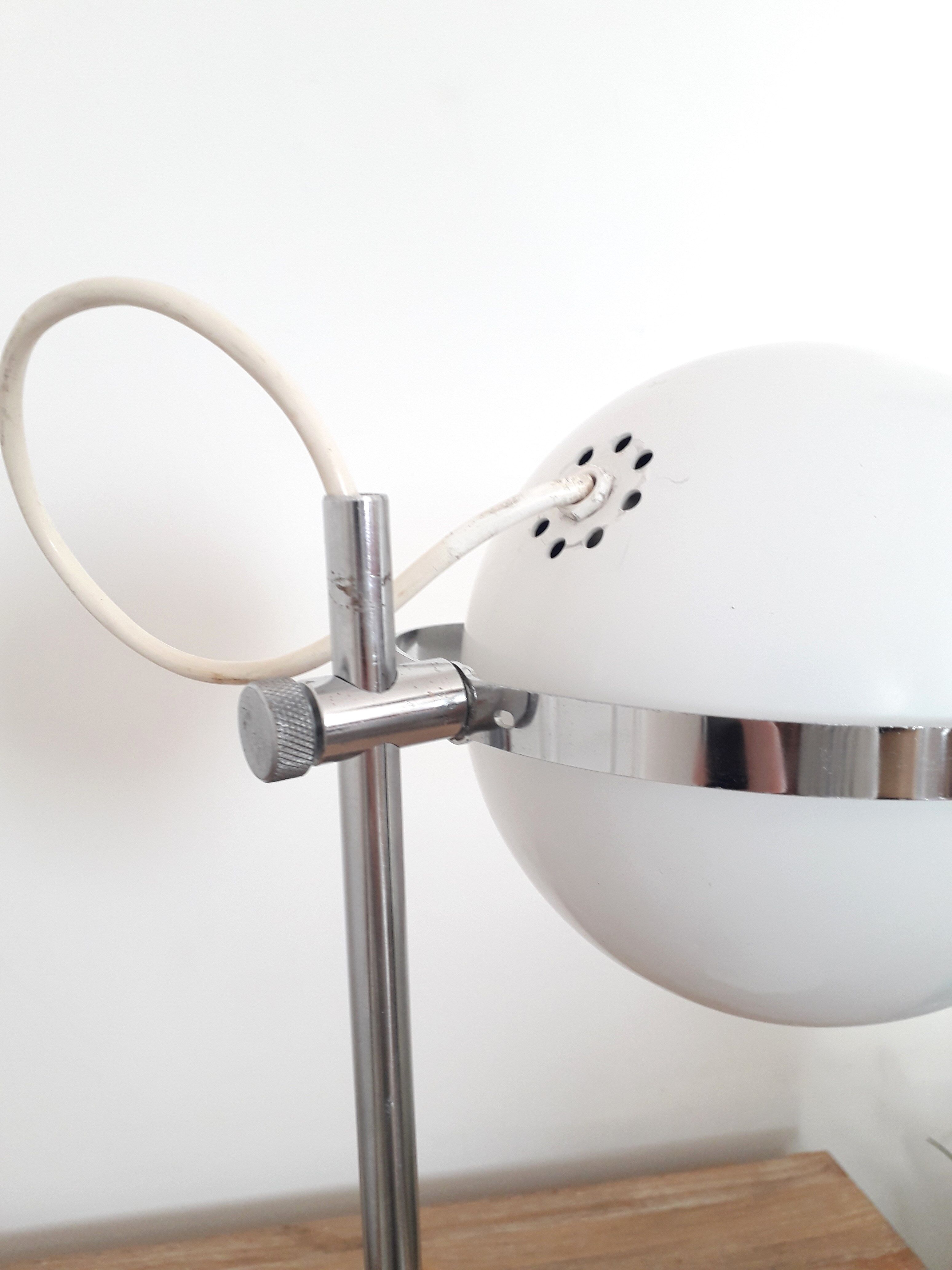 Large lamp Space age EyeBall lacquered white 1970