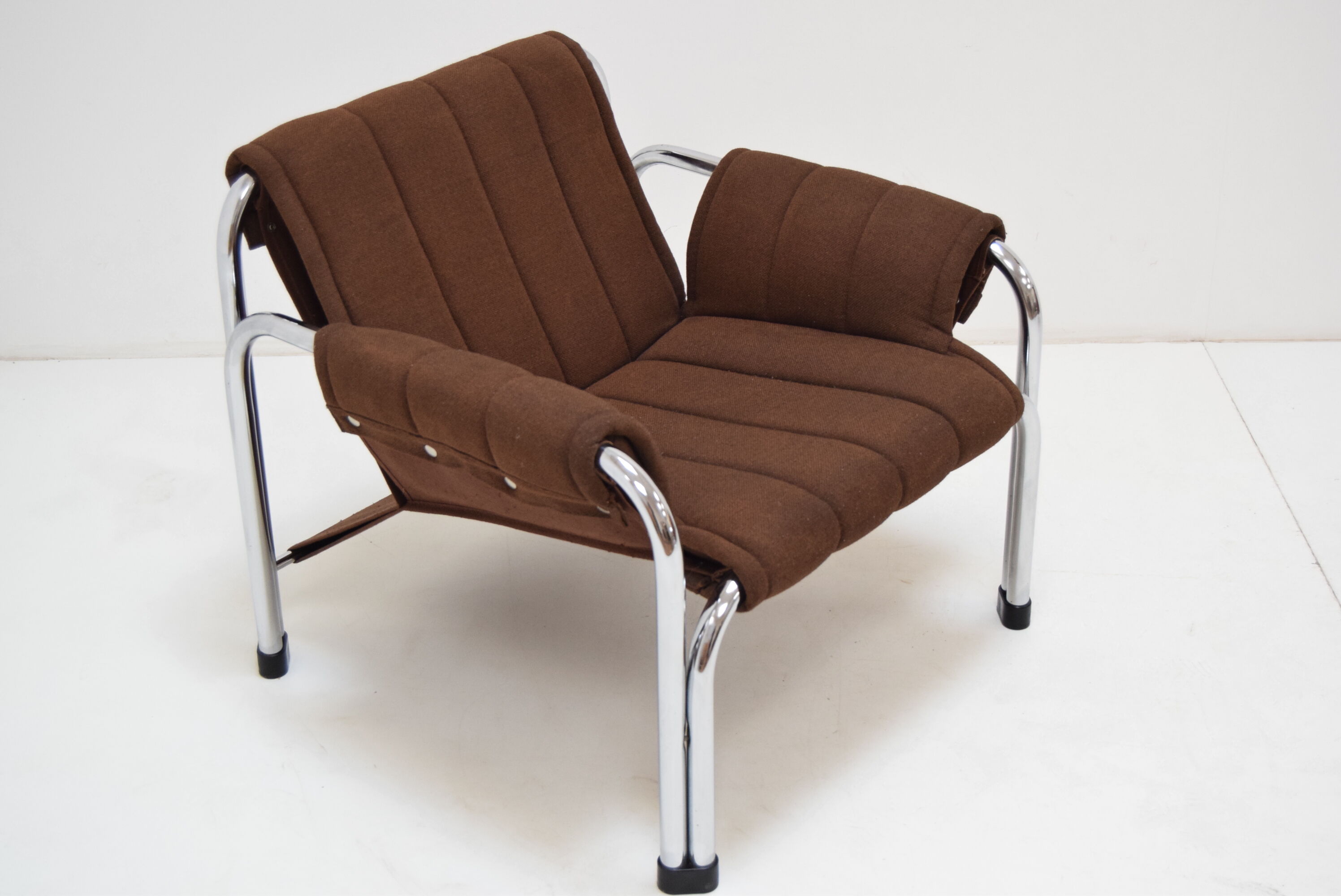 Fauteuil chromé du milieu du siècle par Viliam Chlebo pour Kodreta Myjava, années 1980.