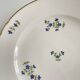 Assiette en porcelaine du Duc d’Angoulême | Motif floral Barbeaux (Bleuets)