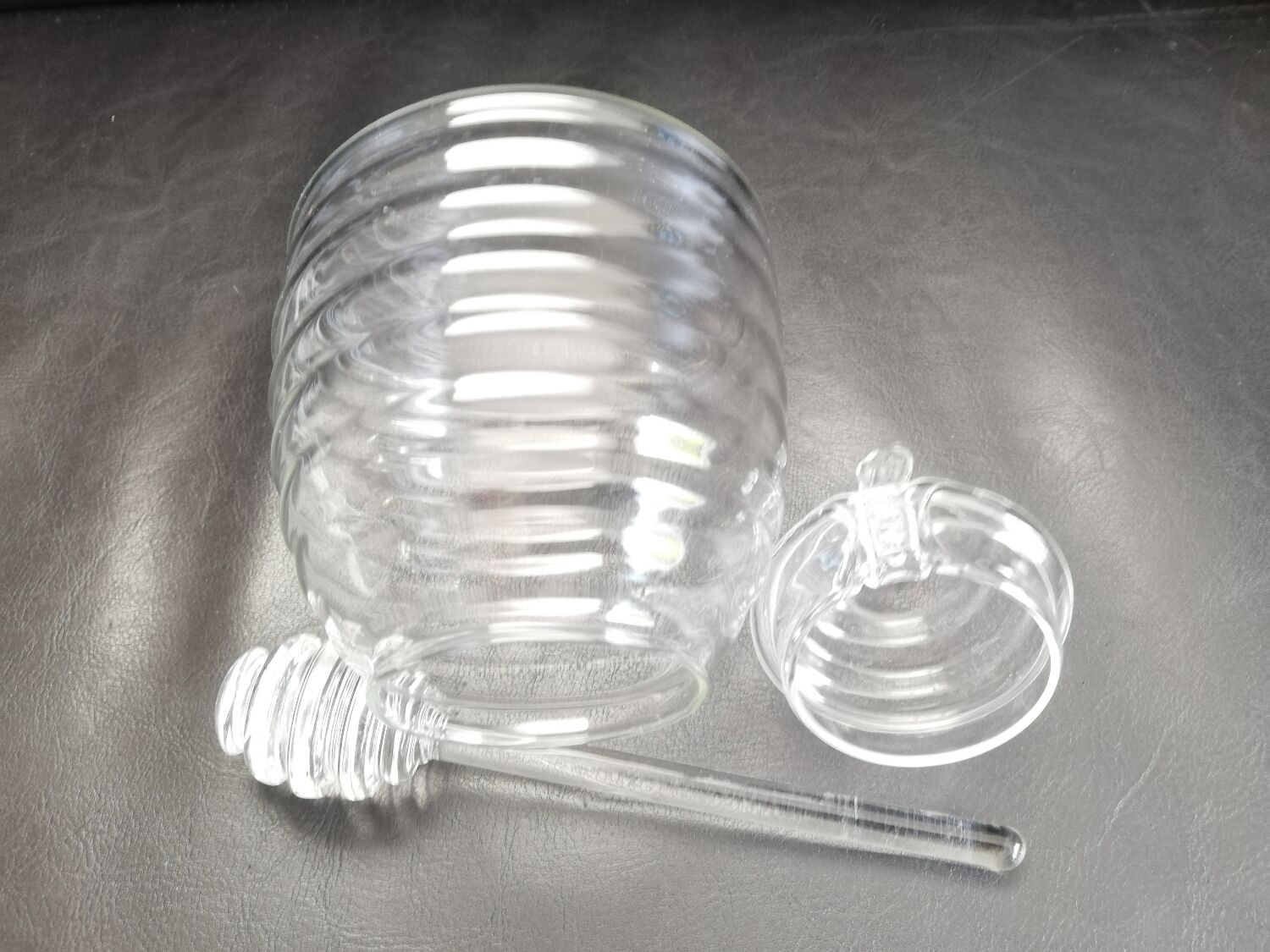Glass honey pot