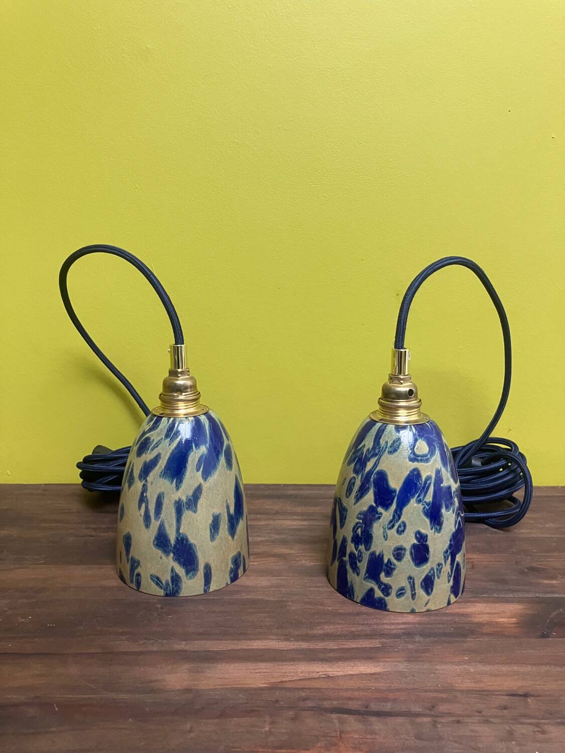 Paire de lampes baladeuses globe pate de verre vintage