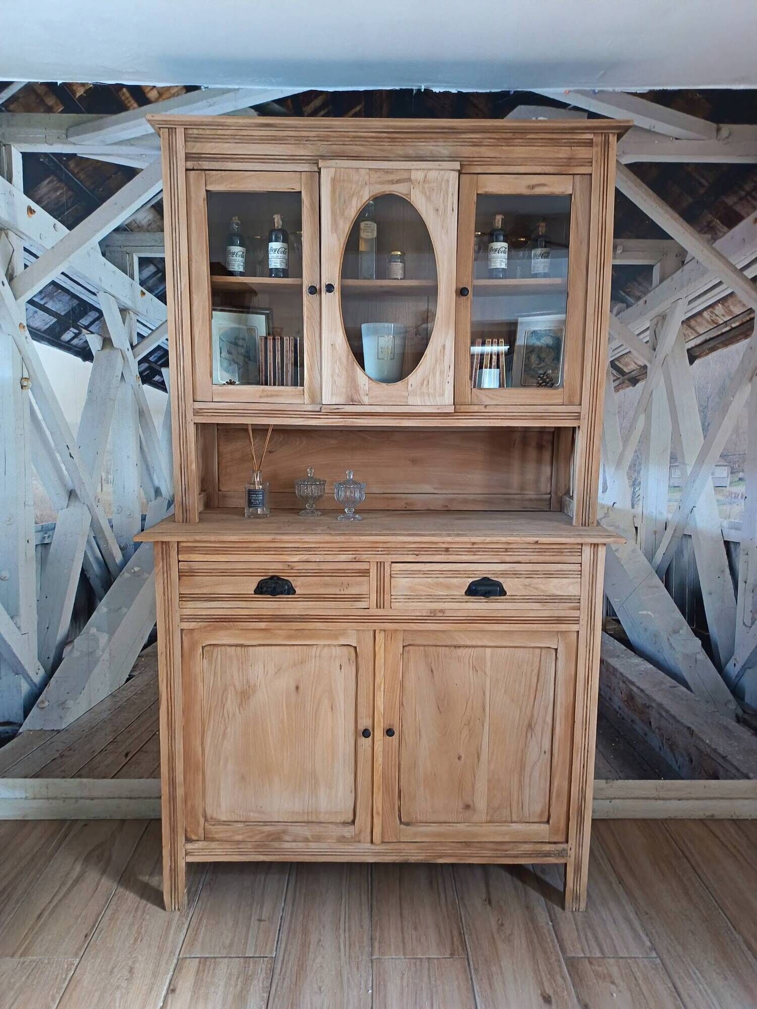 Country-style sideboard