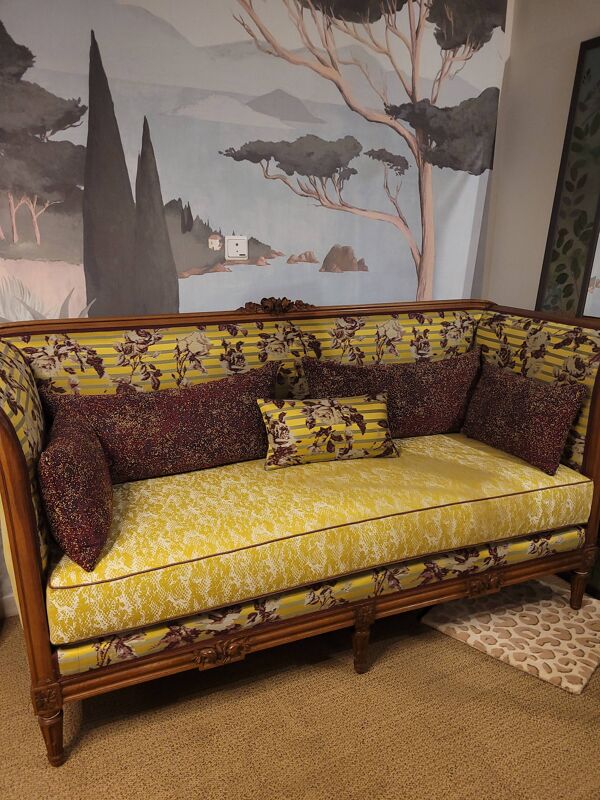 Canapé, banquette trois places style Louis XVI