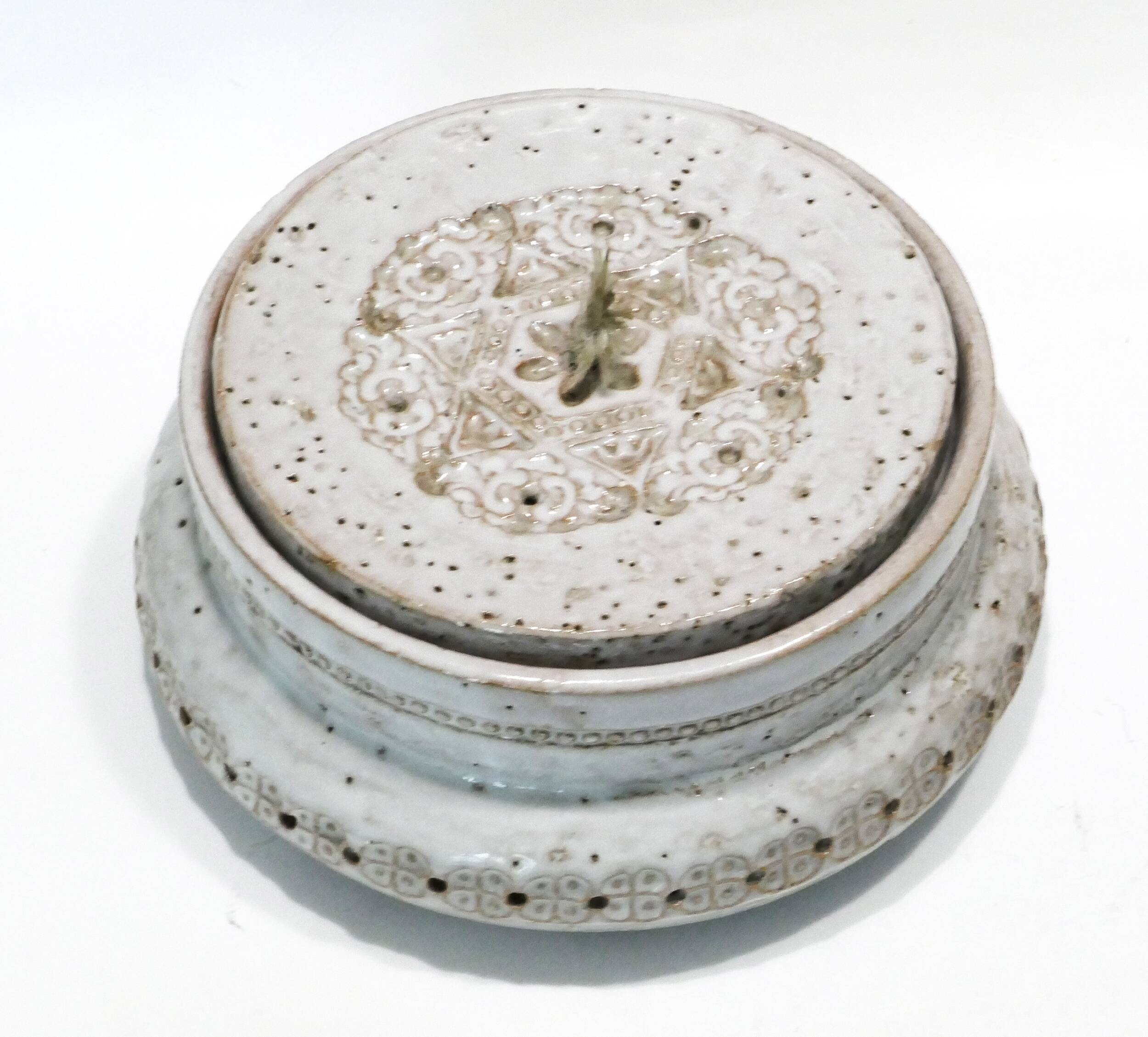 Rare ceramic box or candy dish by Aldo Londi for Bitossi 1960.