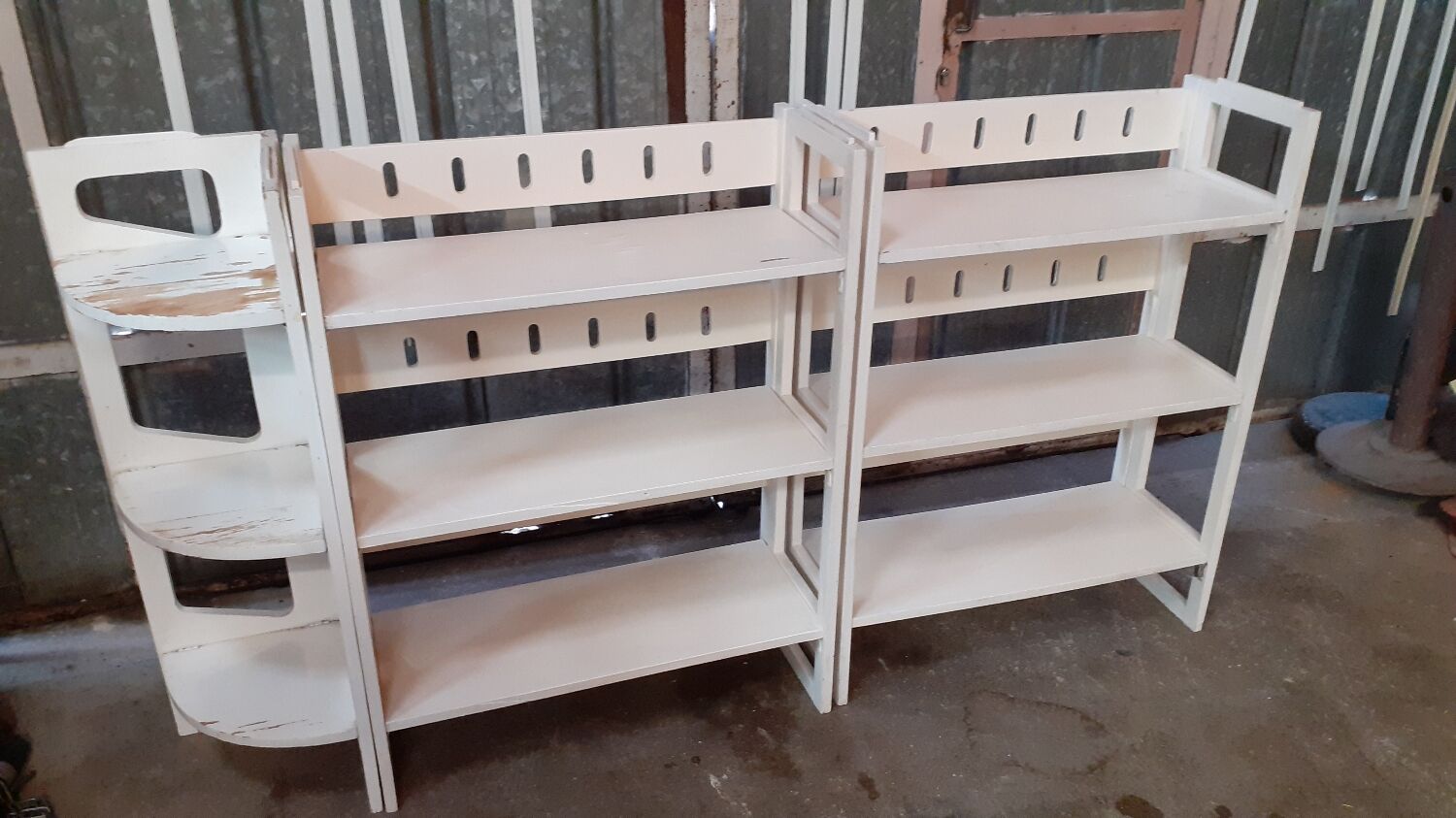 Folding vintage shelf