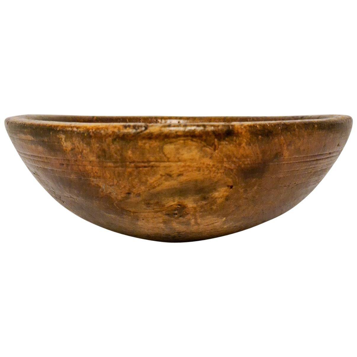 Swedish folk art, unique farmer's bowl from the early 19th century in painted wood.