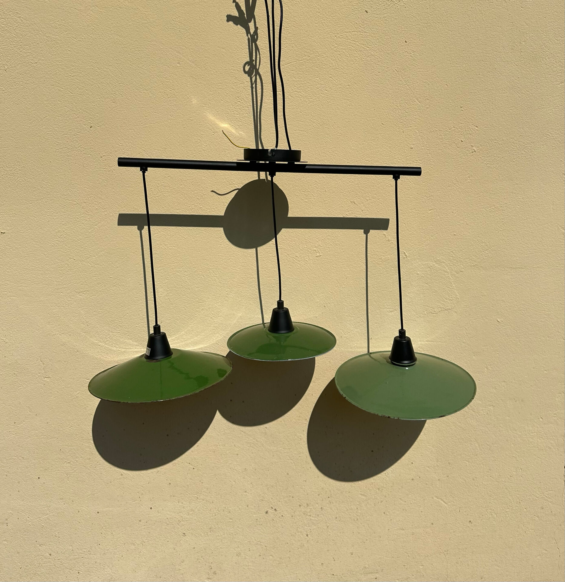 Ceiling light pendant lampshade enamelled green and white metal